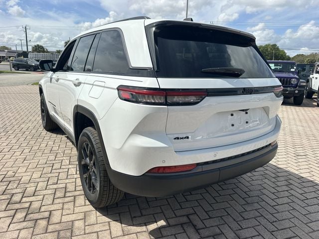 2026 Jeep Grand Cherokee Laredo