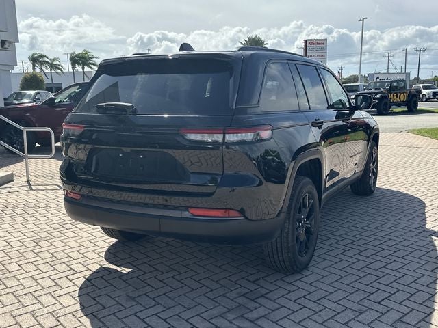 2026 Jeep Grand Cherokee Laredo