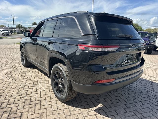 2026 Jeep Grand Cherokee Laredo