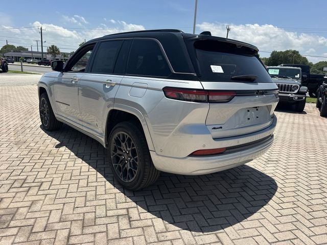 2026 Jeep Grand Cherokee Summit