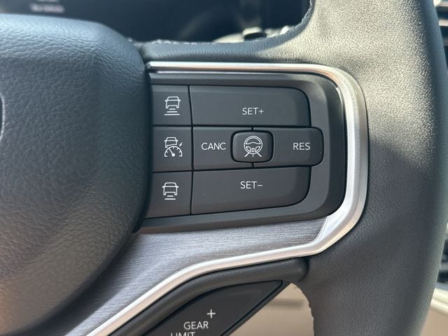 2026 Jeep Grand Wagoneer Base