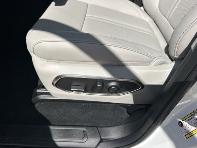 2026 Jeep Grand Wagoneer Base