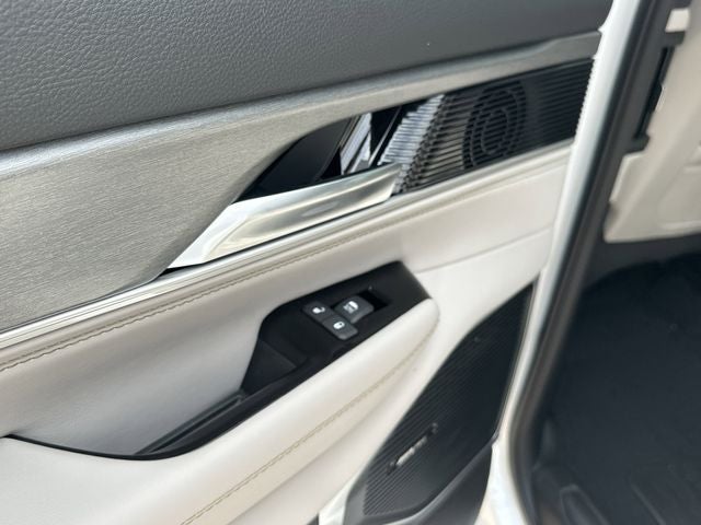 2026 Jeep Grand Wagoneer Base