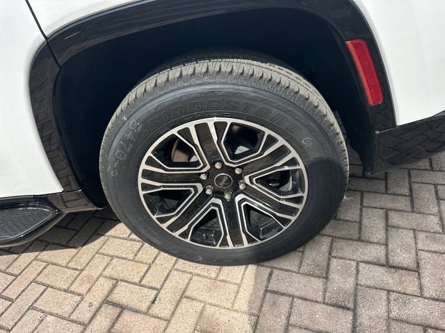 2026 Jeep Grand Wagoneer Base
