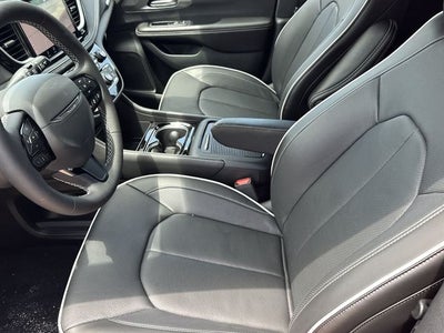 2027 Chrysler Pacifica Limited