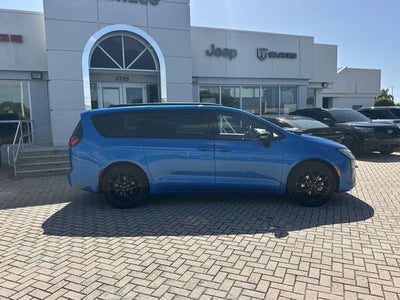 2027 Chrysler Pacifica Limited