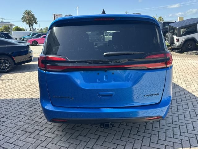 2027 Chrysler Pacifica Limited