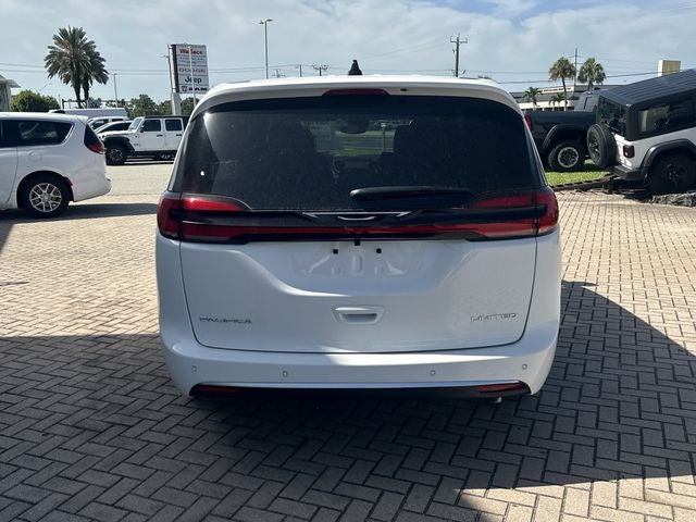 2027 Chrysler Pacifica Limited