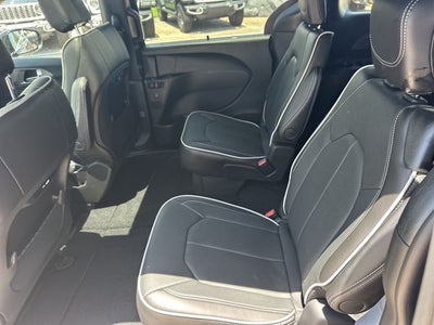 2027 Chrysler Pacifica Limited