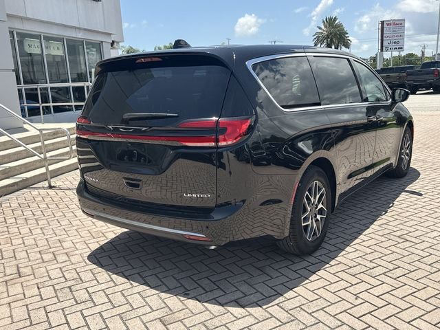 2027 Chrysler Pacifica Limited