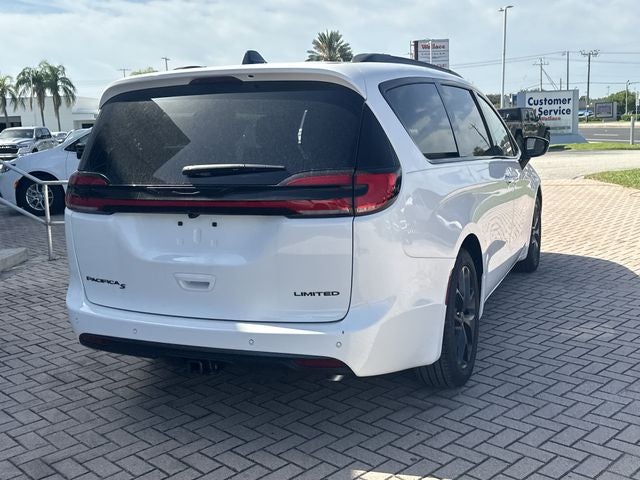 2027 Chrysler Pacifica Limited