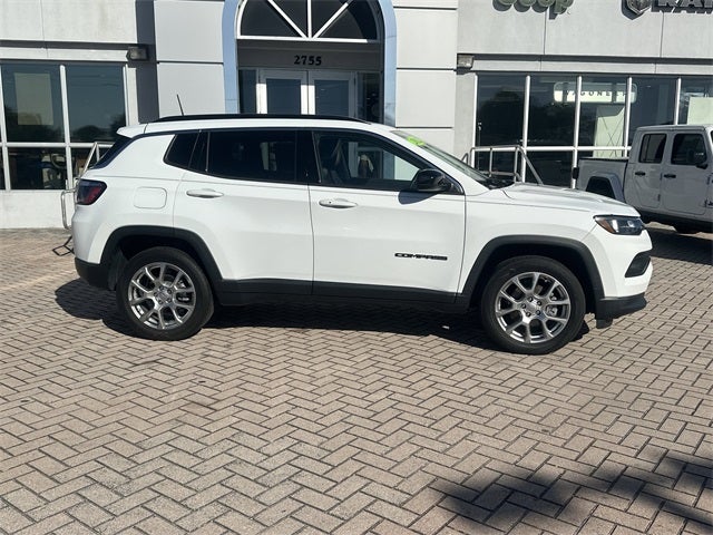 2022 Jeep Compass Latitude Lux