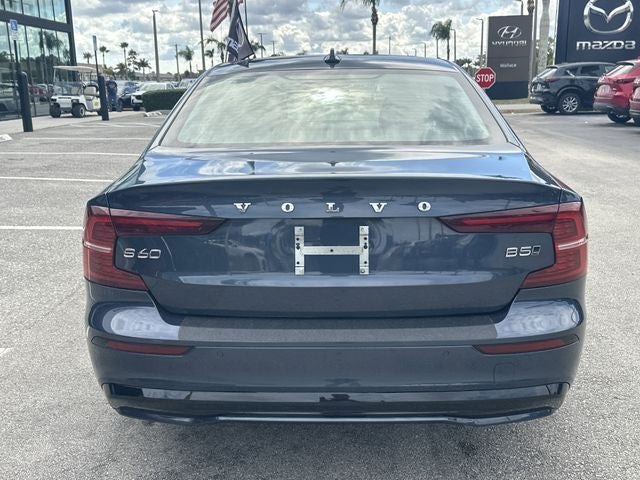 2024 Volvo S60 B5 Core Dark Theme