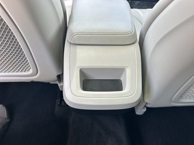 2023 Volvo XC60 Plus Bright Theme